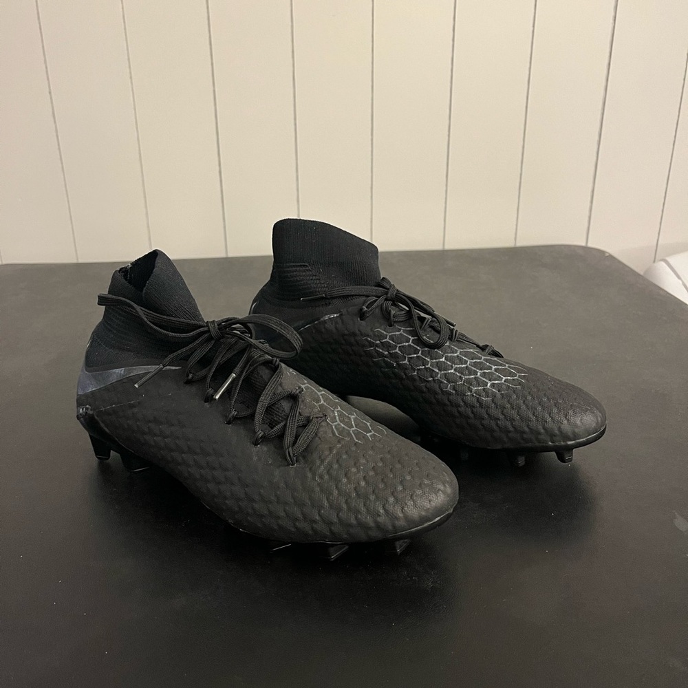 US Size 9. Brand new Black Nike Hypervenom phantom 3 FG cleats.